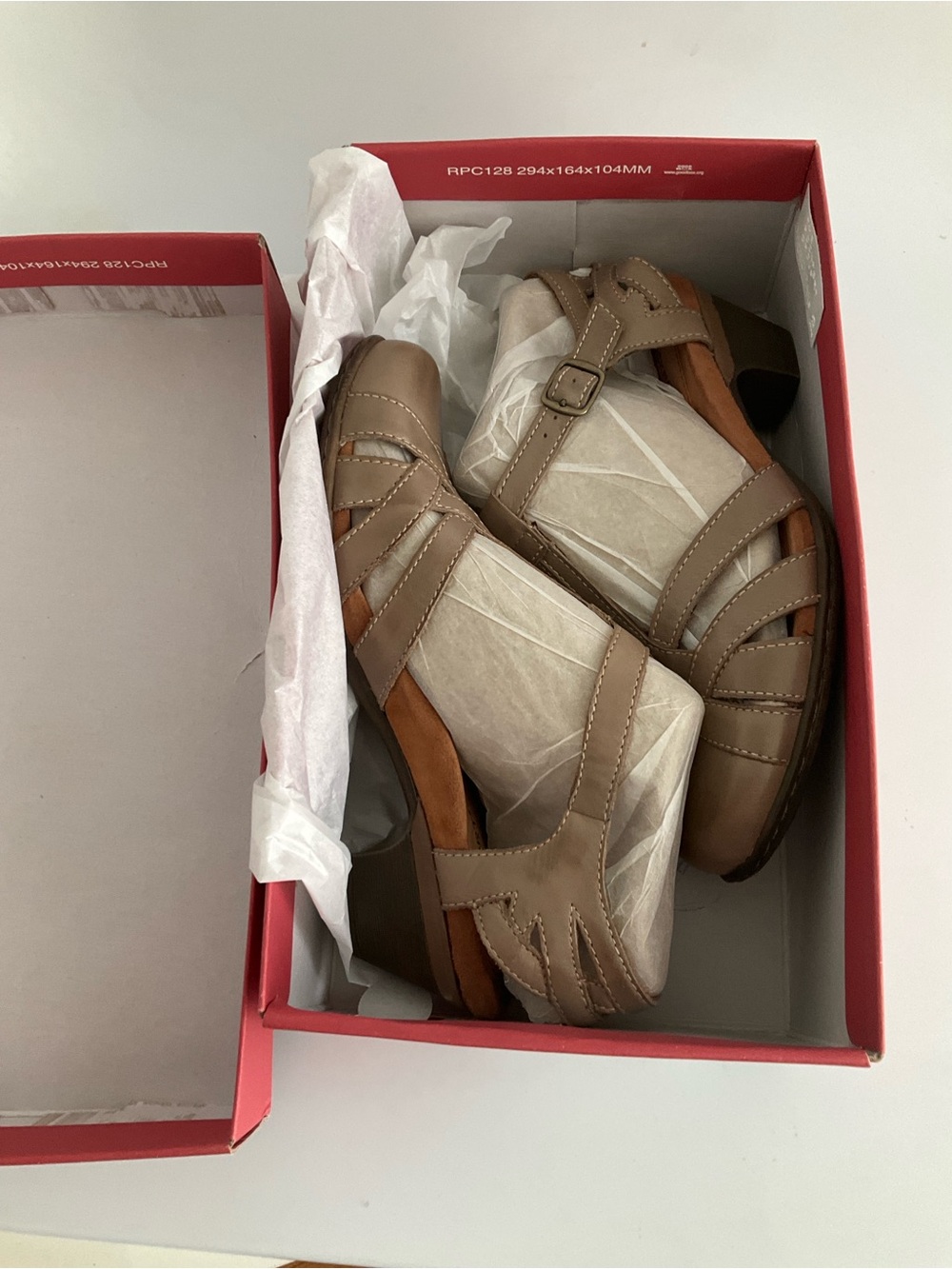 Rockport Cobb Hill Collection Women 7 Taupe T-Strap Low Heel Sandals NEW in Box - Picture 10 of 12
